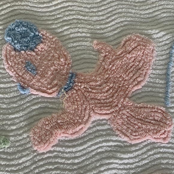 Vintage chenille baby bedspread with animal and floral motifs. - Picture 4 of 8